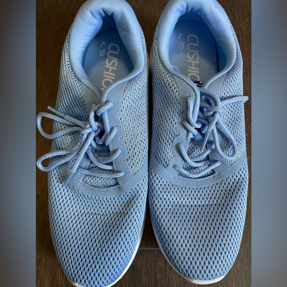 Women’s Blue Tennis Shoes - Picture 7 of 7